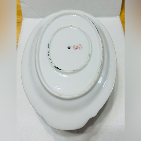 Vintage Tran Tra Ware porcelain gravy boat with attached drip plate. Gold trim. - Picture 6 of 7
